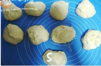 取出面团排气，分割成九等份