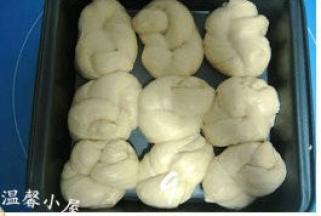 排放入烤盘中（我用的是不沾烤盘。如果是非不沾的，事先得刷层软化的黄油）；