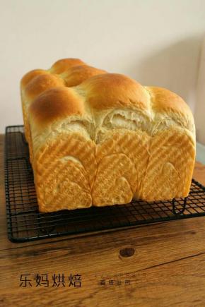 超高的山型吐司，味道也是超赞的。