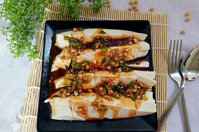 凉拌内酯豆腐
