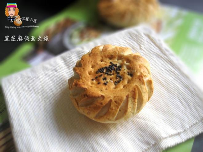 【黑芝麻戗面火烧】：如花儿绽放的硬面火烧