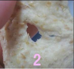 将面团揉至扩展阶段，收入容器，套上保鲜袋进行发酵；