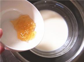 加入泡软的吉利丁