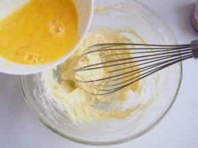 加入蛋液混合均匀