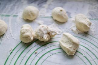 分成同等适量大小，我分成了12份