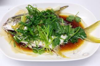 这样一道美味又香甜的金鲳鱼就出炉了