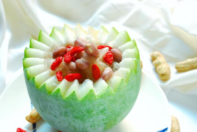 花生银耳冬瓜盅