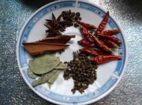 准备调料。
