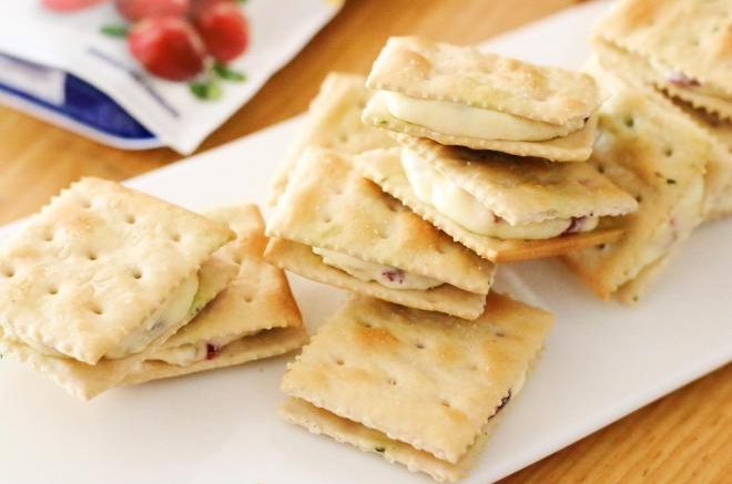 牛轧糖夹心苏打饼干