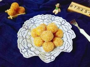 捞出后用厨房用纸吸干多余的油，即可来吃喽～