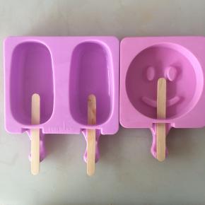 硅胶模具中插入木棍。