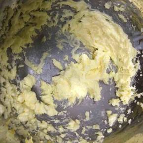 打发好的奶油黄油很蓬松