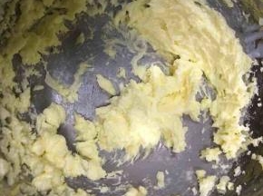 打发好的奶油黄油很蓬松