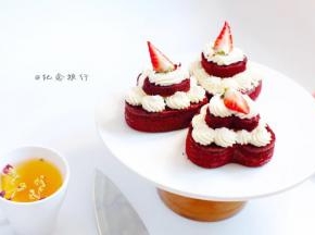 放上水果装饰