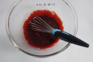    黑咖啡
红丝绒液 天然香草精搅拌均匀备用

  