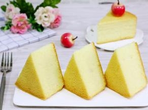 烤出来的戚风颜色特别漂亮。