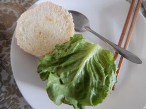 最后盖上生菜抹上莎拉