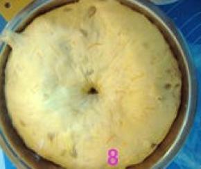 放入容器中，盖上保鲜膜，放温暖处发酵至2.5倍大；