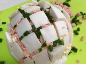 撒上些许葱花。