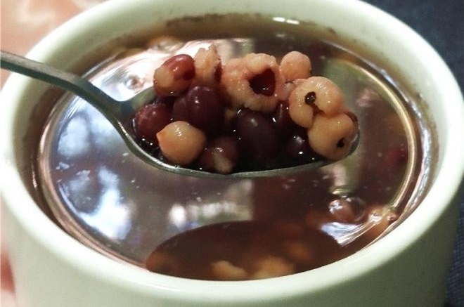 红豆薏米芡实粥