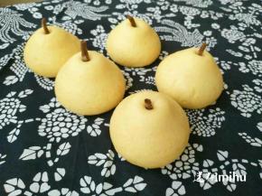 少许可可粉加面粉加水揉匀搓成长条，电饼铛烙干装饰