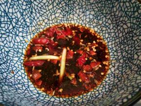 除了芝麻油，椒盐，其余材料放一起混合