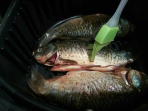 两面刷上芝麻油