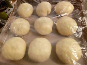 包好盖保鲜膜进行二发