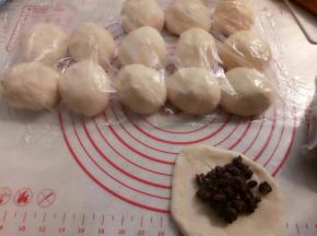 排气，分成9份。醒20分钟