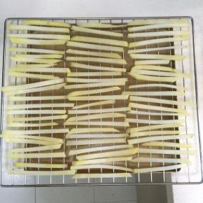 煮完后出锅沥干放凉。