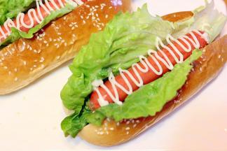 最后挤上沙拉酱。