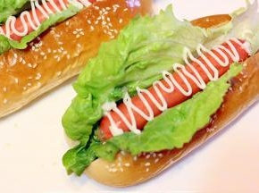 最后挤上沙拉酱。