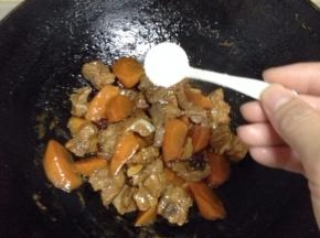 最后大火收汁加少许盐调味即可出锅。