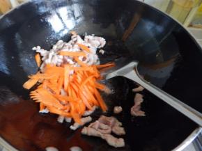 然后在加入胡萝卜