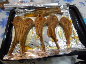 拿出来刷上腌料