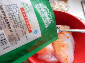 然后加入烤肉料