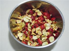 去掉两头，剔掉核。