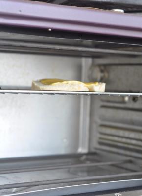 入烤箱，170度烘烤3分钟。