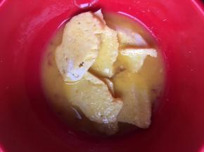 馒头泡在鸡蛋液里