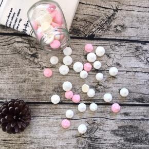 烤好的蛋白糖脆脆的～但是入口即化，完全凉透以后用密封盒装起来