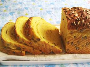 烤完的面包，颜色真是太好看！