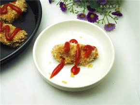 烤好的翅中蘸着蕃茄沙司吃，那叫一个香呀。