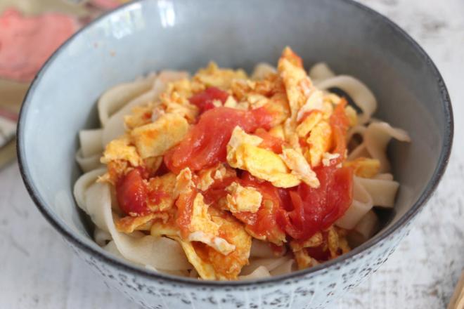 西红柿鸡蛋手擀面