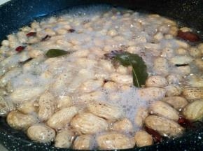  水开以后，大约煮25分钟（可以按照自己的口感来决定煮的时间长短）