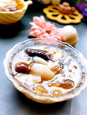 满满的胶原蛋白，爱美的美美吃起来。