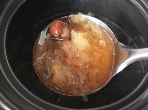 慢火煮到汤汁浓稠