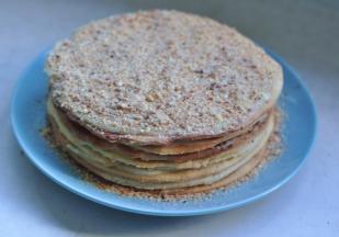 18、 全部完成后放冰箱冷藏至少两小时，让奶油定型、饼皮软化     
   