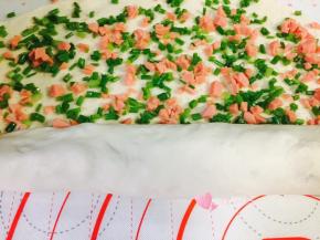 从下往上卷起来