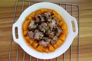 蒸好后撒上葱花就可以了