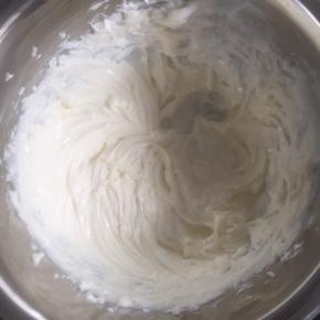 11:制作伯爵红茶慕斯糊。奶油奶酪同样打发顺滑